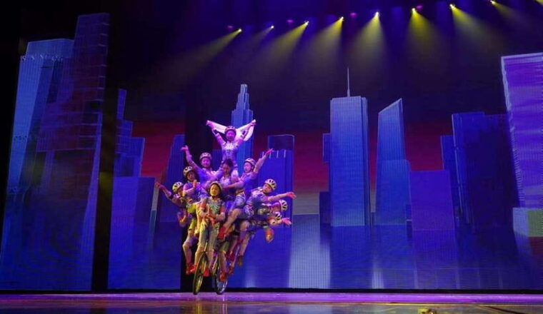 red-theatre-beijing-acrobatic-show-tickets