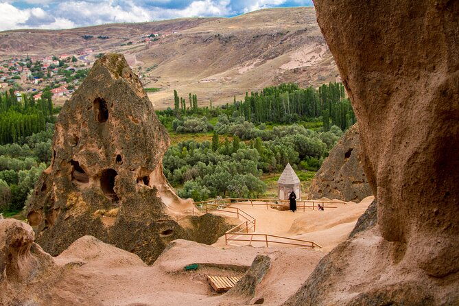 red-valley-hiking-and-underground-city-tour