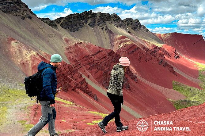 red-valley-rainbow-mountain-tour