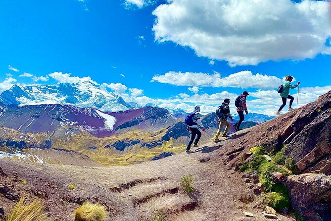 red-valley-rainbow-mountain-tour