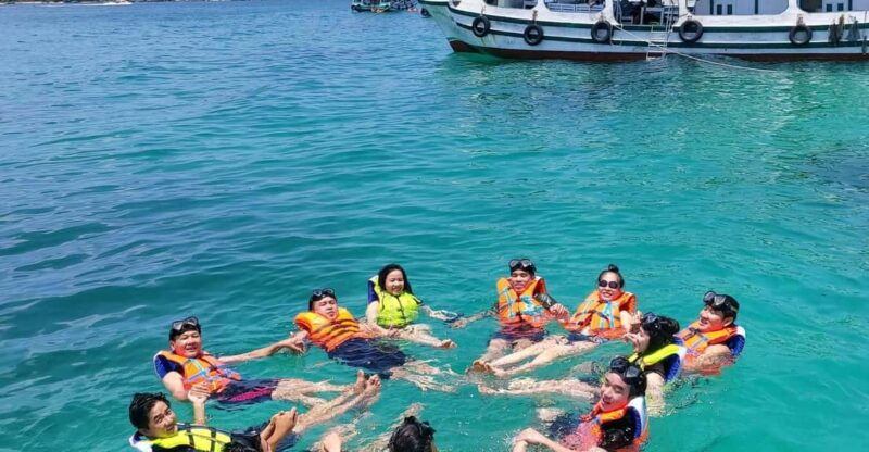 redrivertour-discovery-3-islets-snorkeling-fishing-by-boat