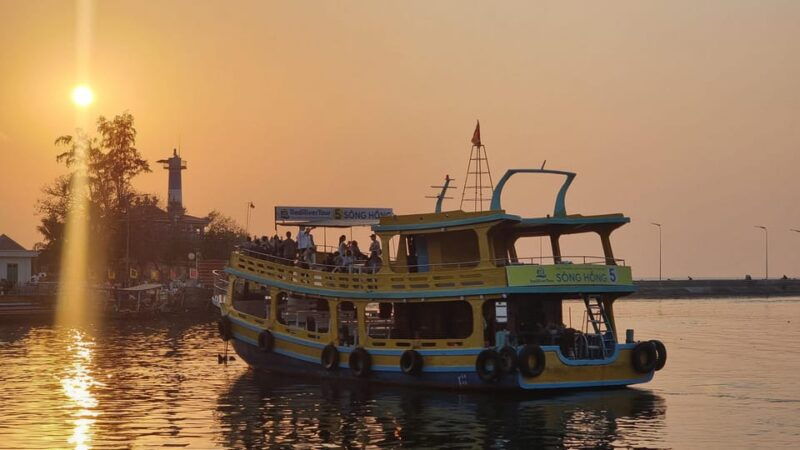 redrivertours-enjoying-sunset-night-squid-fishing
