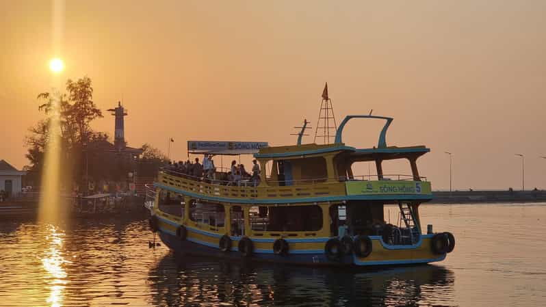 redrivertours-enjoying-sunset-night-squid-fishing