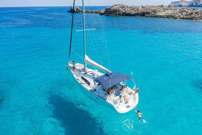 refreshing-private-sailing-tour-in-barcelona-max-11-persons