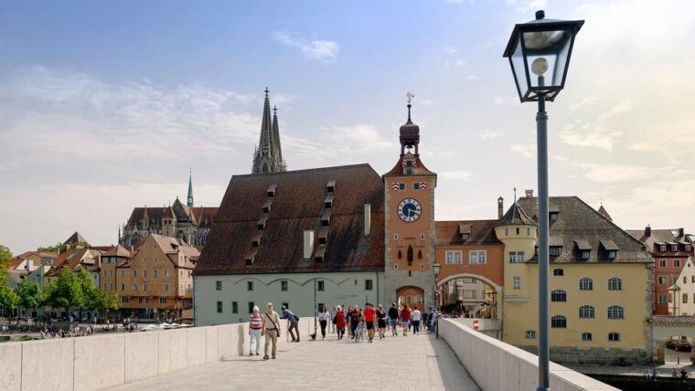 regensburg-old-town-of-regensburg-with-stadtamhof