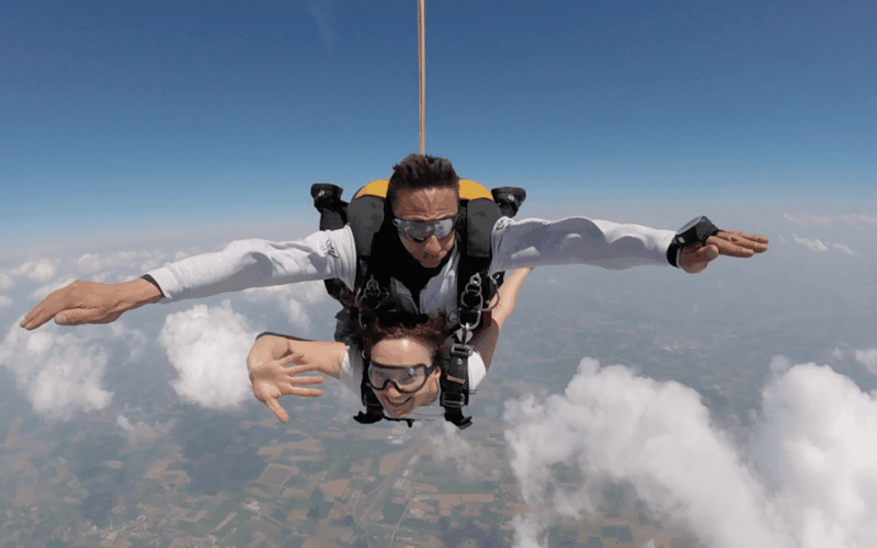 reggio-emilia-tandem-skydiving-experience