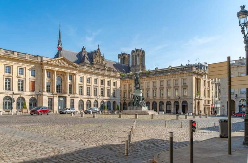 Reims: Express Walk with a Local in 60 minutes - Exploring Reims: What You Can Expect