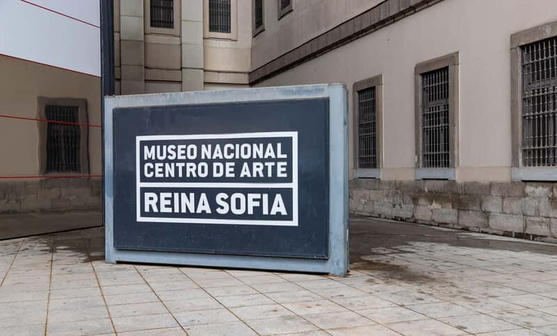 Reina Sofía Museum - Guided tour IN ITALIAN with family discount. - Who Should Consider This Tour?