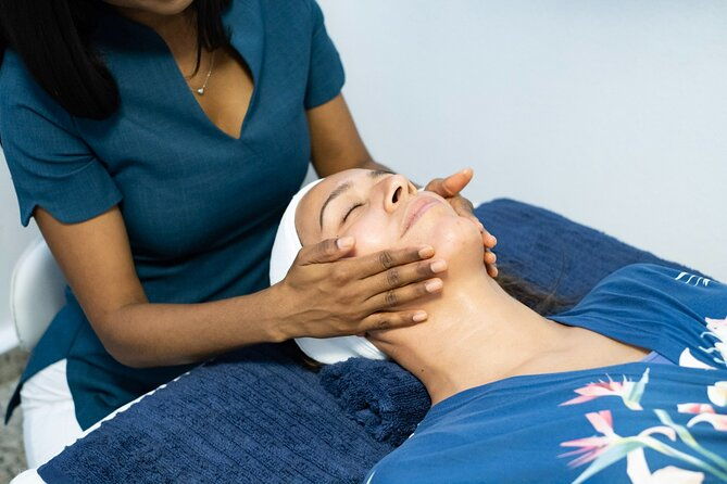 rejuvenating-facial-in-local-spa-room