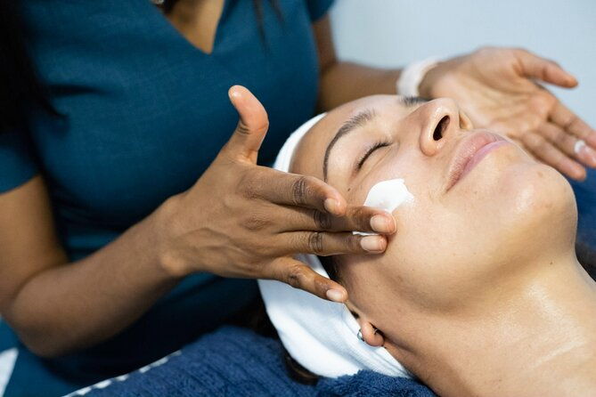 rejuvenating-facial-in-local-spa-room