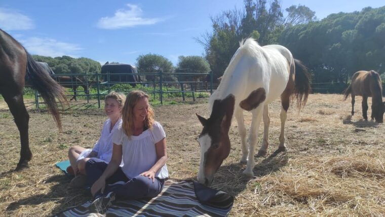 relax-mindfulness-with-horses-in-vejer-de-la-frontera