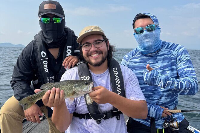 Relaxed 4 hour bass fishing experience at Lake Biwa for 3 people - Introduction