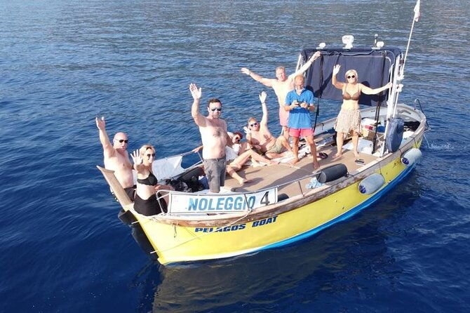 relaxing-boat-tour-with-aperitif-in-cinque-terre