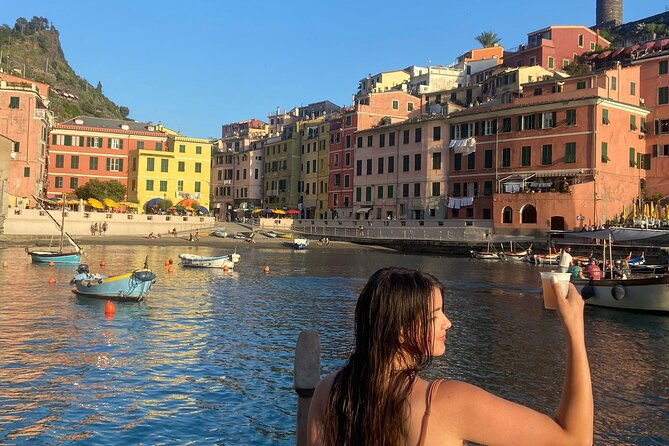 relaxing-boat-tour-with-aperitif-in-cinque-terre