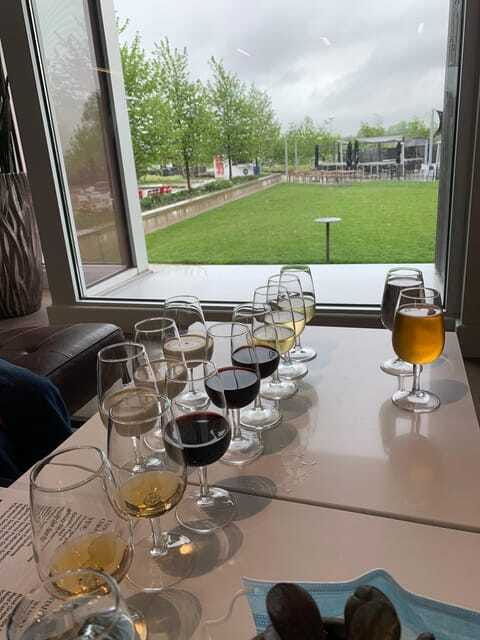 relaxing-lunch-wine-tour-through-niagaras-wine-country