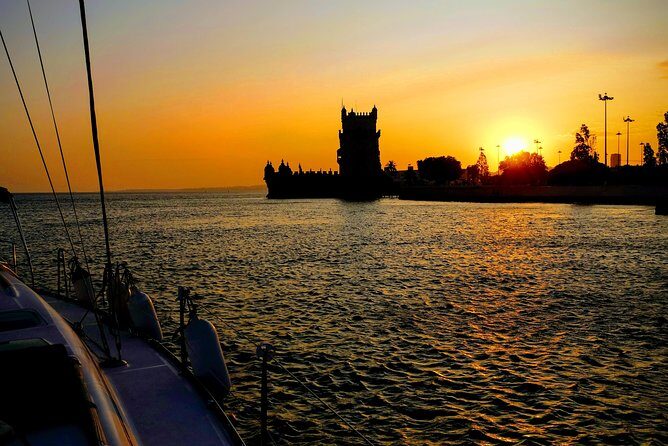 Relaxing Sailboat Cruise along the Tagus - The Sum Up