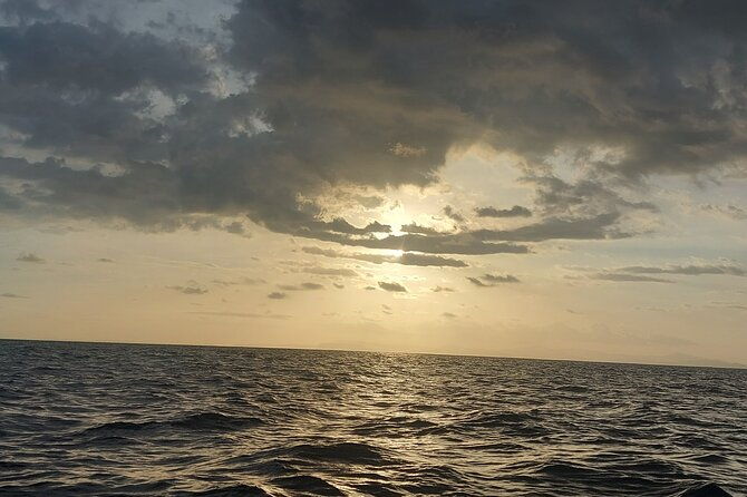 relaxing-sunset-cruise-jaco-coastline