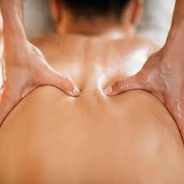 relaxing-yoga-with-deep-tissue-massage-service-at-home