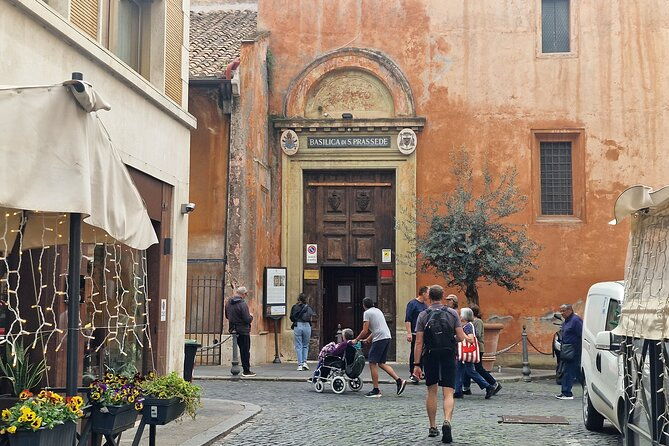 relics-from-passion-of-the-christ-walking-tour-in-rome
