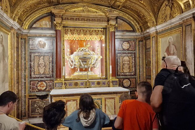 relics-from-passion-of-the-christ-walking-tour-in-rome