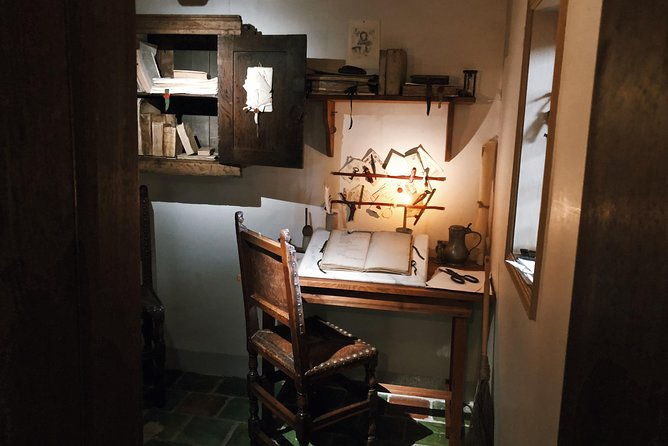 rembrandt-house-neighborhood-guided-tour-semi-private-8ppl-max