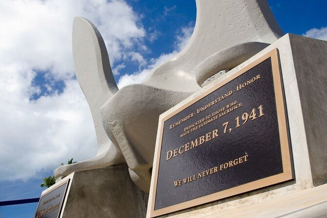 remember-pearl-harbor-uss-arizona-and-hawaiian-history-tour