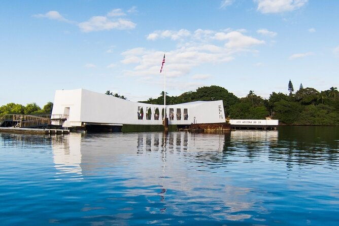 remember-pearl-harbor-uss-arizona-and-hawaiian-history-tour