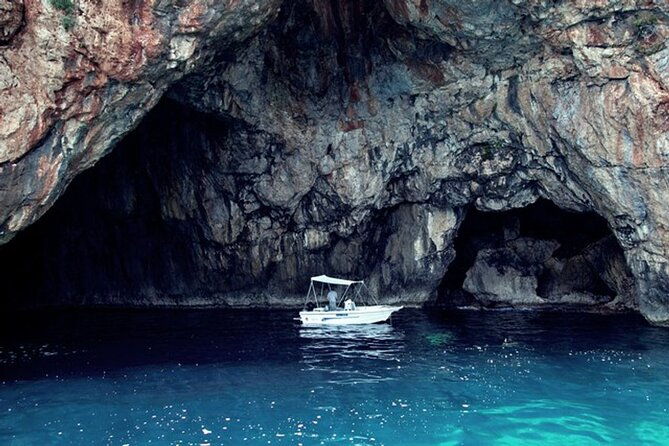 rent-a-boat-for-a-day-in-kaliveschania