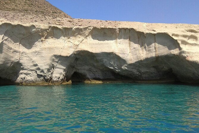 rent-a-boat-licence-free-to-discover-paros