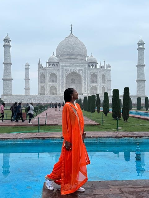 Rent a sari or kurta pajama for Taj Mahal visit & picture - The Dress Collection and Fit