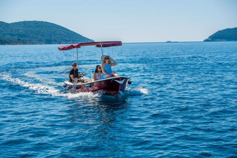 rent-a-small-boat-without-skipper-explore-the-islands