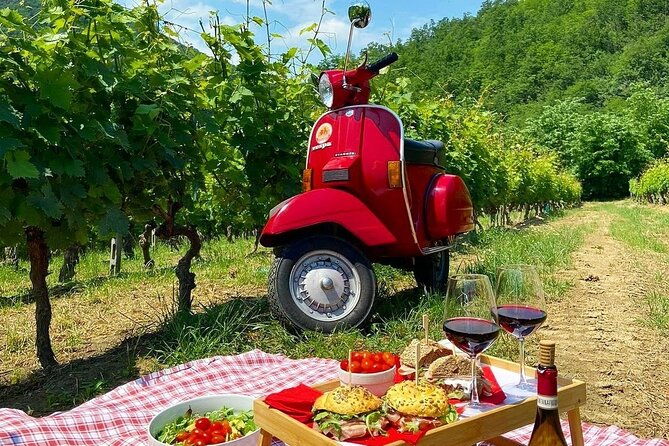 rent-a-vintage-vespa-for-a-whole-day-in-alba