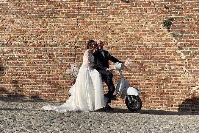 rent-a-vintage-vespa-for-a-whole-day-in-alba