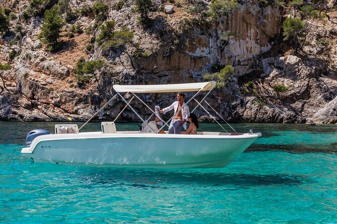 rent-boat-invictus-fx190-8-seats-with-all-extras-for-4-hours