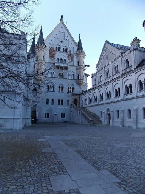 Rental car from Munich to Neuschwanstein Castle, including admission - Key Points