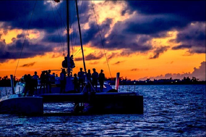 restless-native-catamaran-sunset-swizzle-cruise