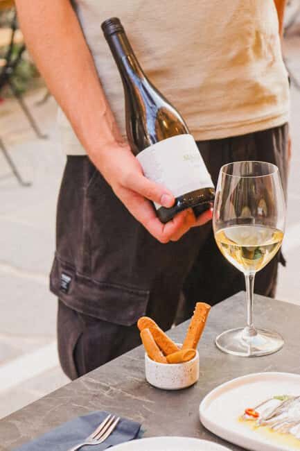 Rethymno: Classic Guided Greek Wine Tasting - The Setting and Atmosphere