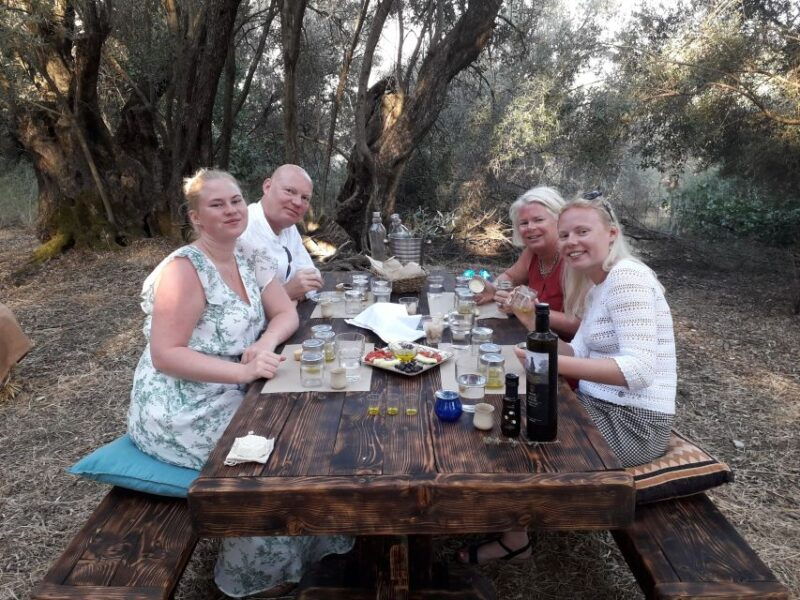rethymno-olive-oil-tasting-with-cretan-food-pairing