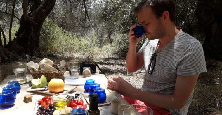 rethymno-olive-oil-tasting-with-cretan-food-pairing