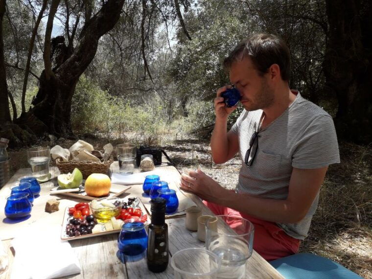rethymno-olive-oil-tasting-with-cretan-food-pairing