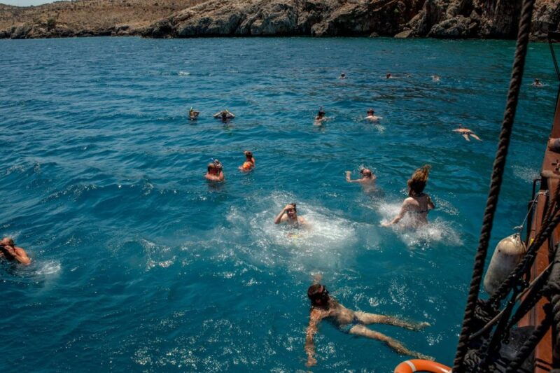 rethymno-pirate-boat-cruise-with-swimming-stops