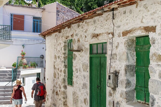 rethymno-private-tour-to-spili-kourtaliotiko-kalypso-beach-2