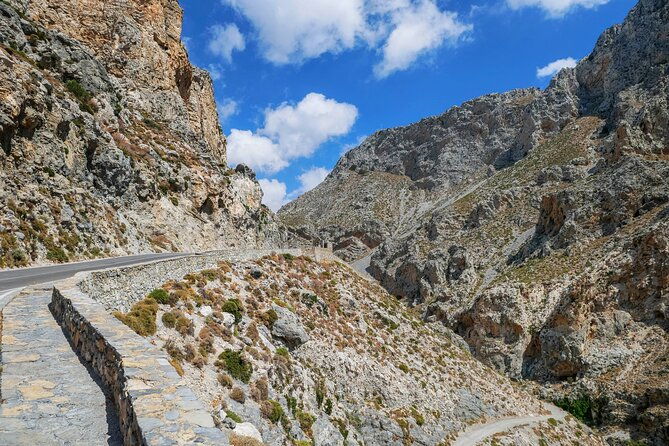 rethymno-private-tour-to-spili-kourtaliotiko-kalypso-beach-2