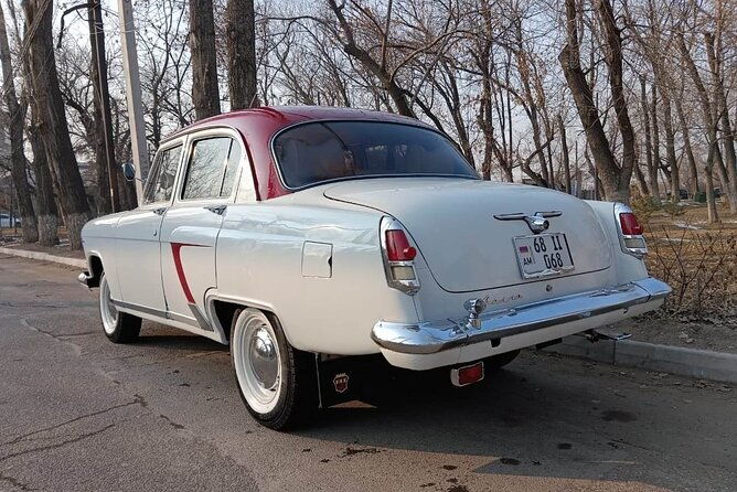 retro-kgb-tour-a-volga-15-adventure-in-yerevans-soviet-past-with-photography