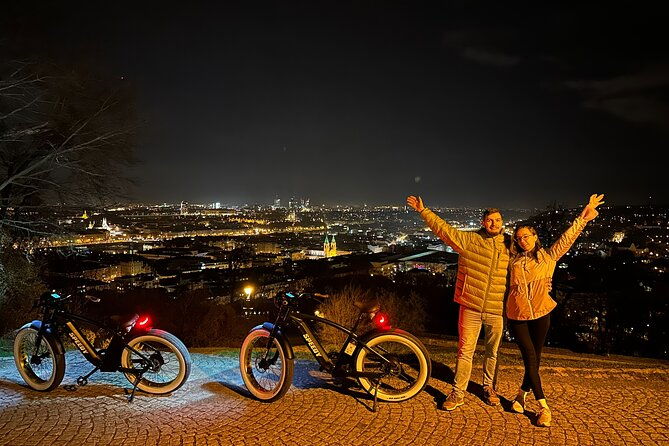 retro-style-e-bike-night-tour-in-prague-live-guided