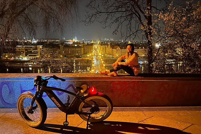 retro-style-e-bike-night-tour-in-prague-live-guided