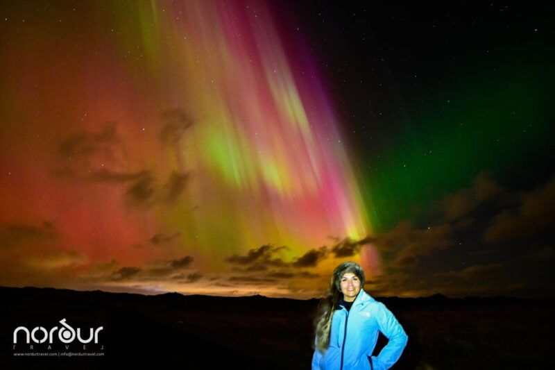 reykjavik-4x4-minibus-northern-lights-with-photo-and-cocoa