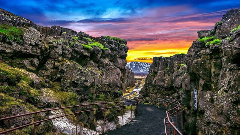 Reykjavík: 5-Day Northern Lights Hunt & Glacier Lagoon Tour - A detailed look at the tour experience