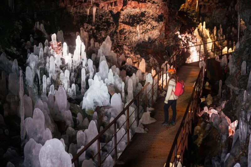Reykjavik: Evening Lava Tunnel and Northern Lights Hunt - The Itinerary: What to Expect from Start to Finish