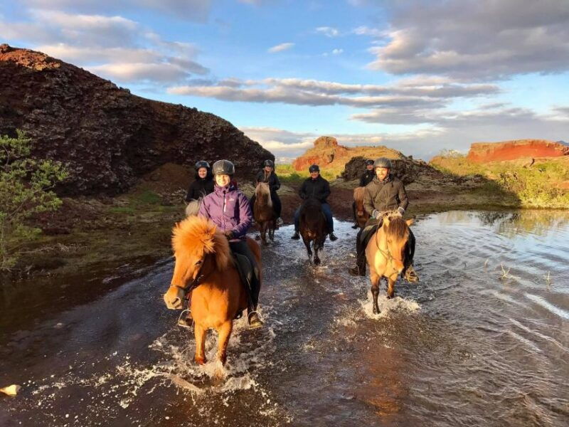 reykjavik-evening-sleipnir-horse-riding-tour-with-pickup